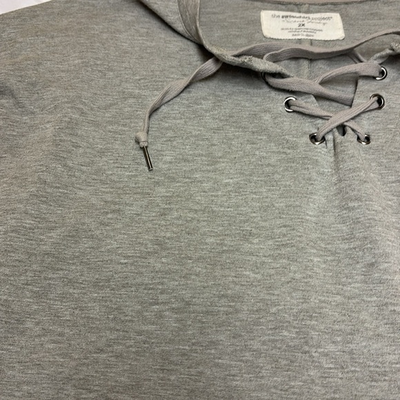 The Sweatshirt project Gray Lace-Up Women's Top - Picture 6 of 7